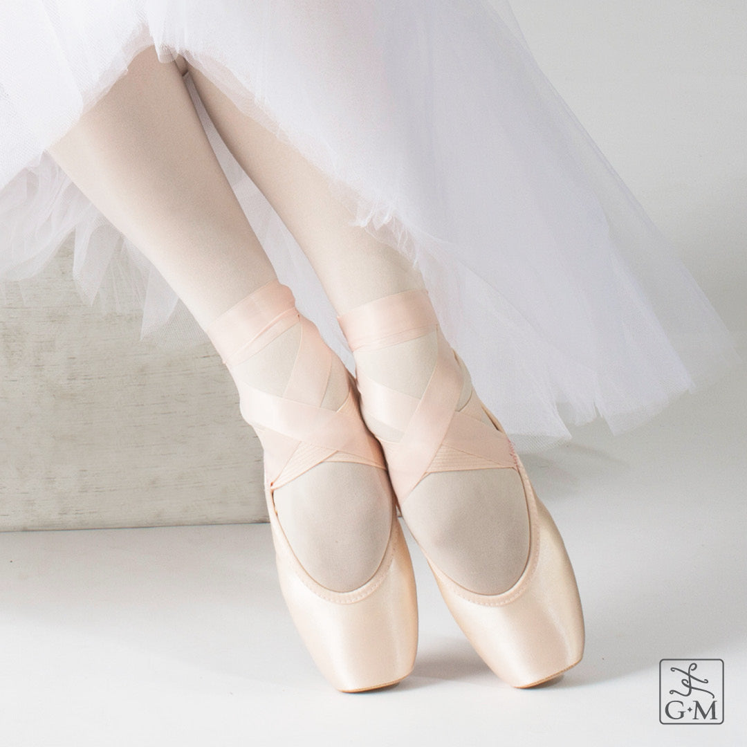 Gaynor Minden LYRA Pointe Shoe - Sizes 7 to 8