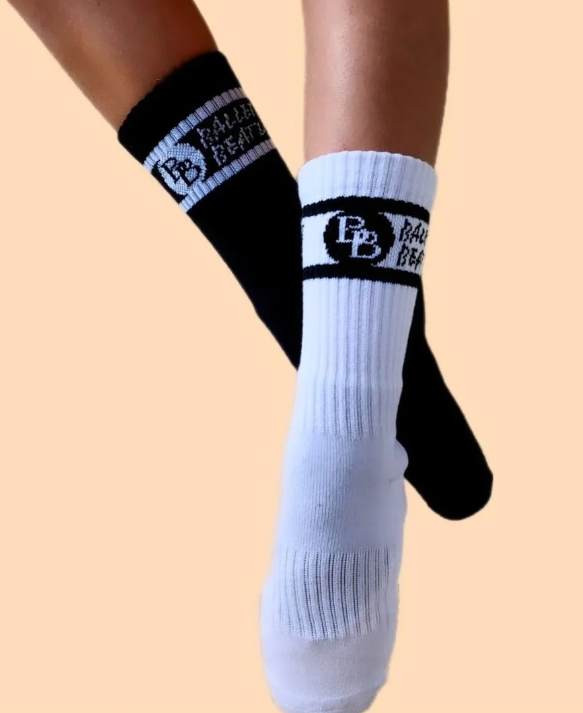 Ballet Beatz Couru Crew Socks: Black (2.0) and White